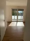 Flur (Blick in das Wohnzimmer)
