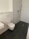 Badezimmer mit Dusche