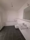 Bad mit Badewanne (ähnlich)