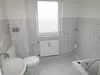 Bad mit Wanne - hell gefliest