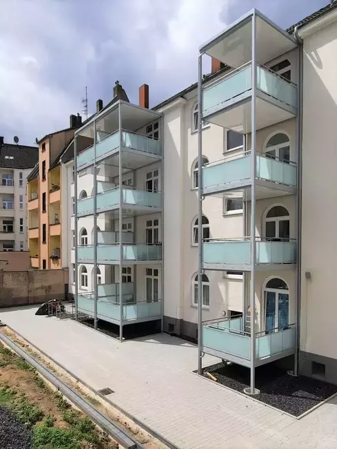 Neugestaltung Balkonseite