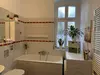Bad mit Dusche und Wanne