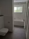Tageslichtbad mit Wanne
