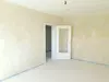 geräumiges Wohnzimmer