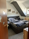 Schlafzimmer-(1.OG)