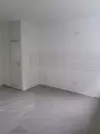 Küche mit Balkonzugang