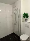 Badezimmer mit Dusche